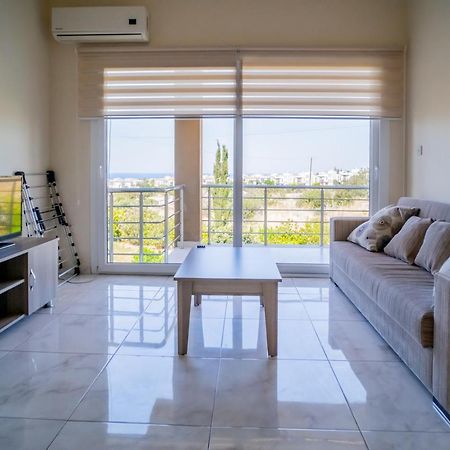 Spacious Two-Bedroom Apartment In Amazing Residence Escape Homes Kyrenia  Eksteriør billede