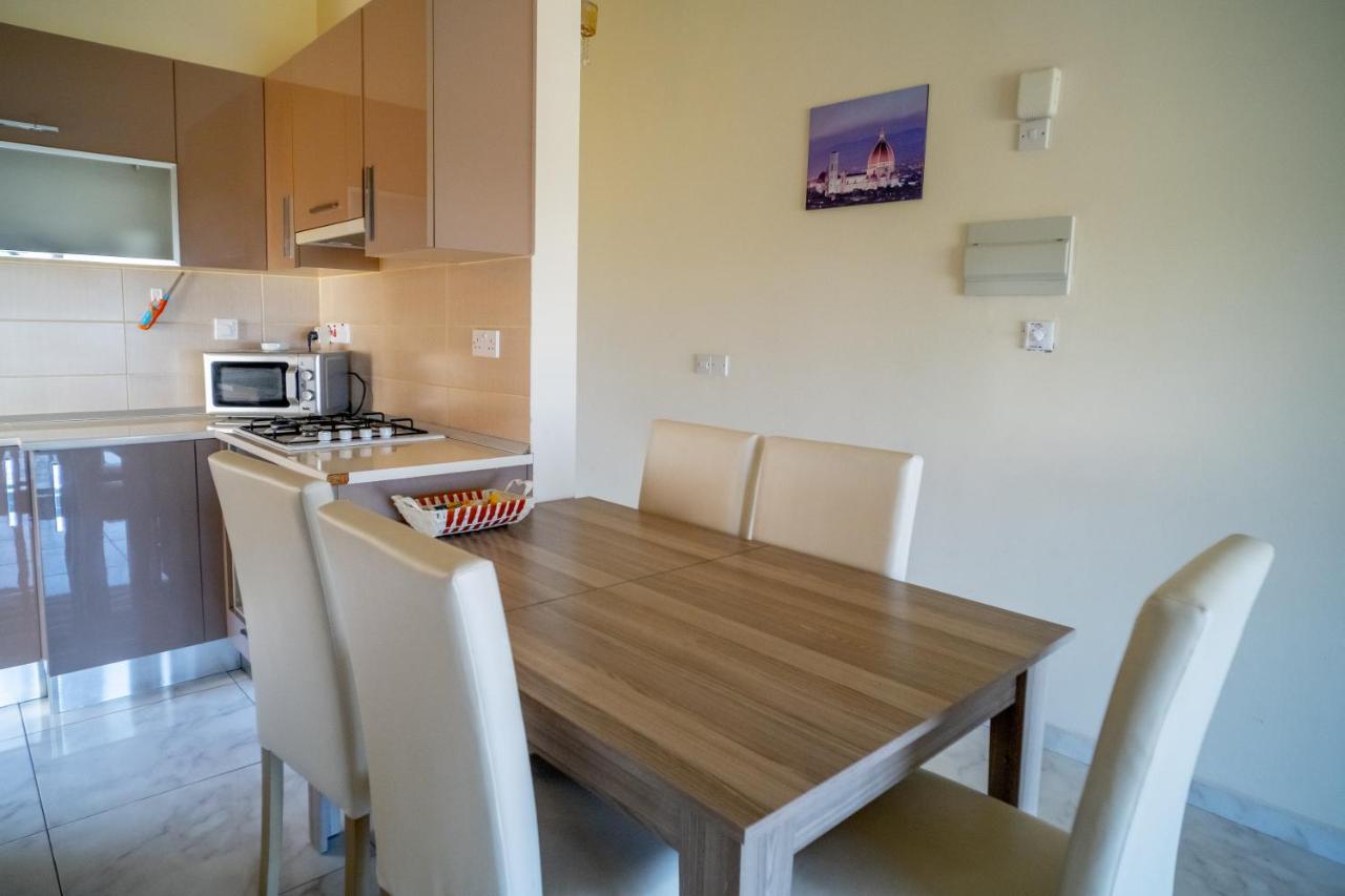 Spacious Two-Bedroom Apartment In Amazing Residence Escape Homes Kyrenia  Eksteriør billede
