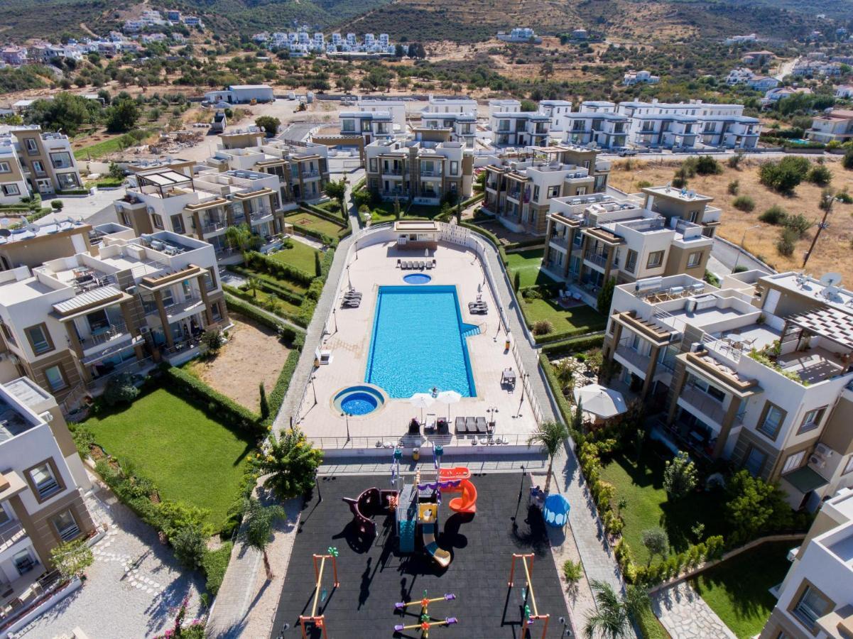 Spacious Two-Bedroom Apartment In Amazing Residence Escape Homes Kyrenia  Eksteriør billede