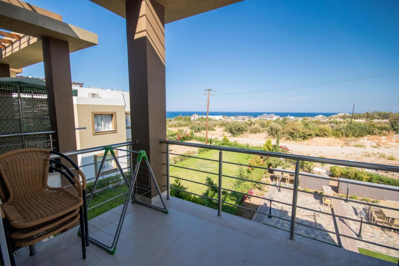 Spacious Two-Bedroom Apartment In Amazing Residence Escape Homes Kyrenia  Eksteriør billede