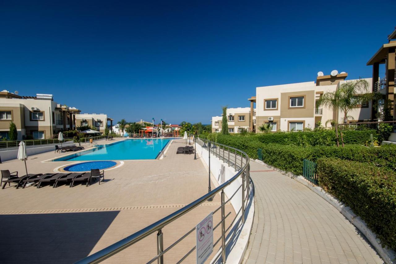 Spacious Two-Bedroom Apartment In Amazing Residence Escape Homes Kyrenia  Eksteriør billede