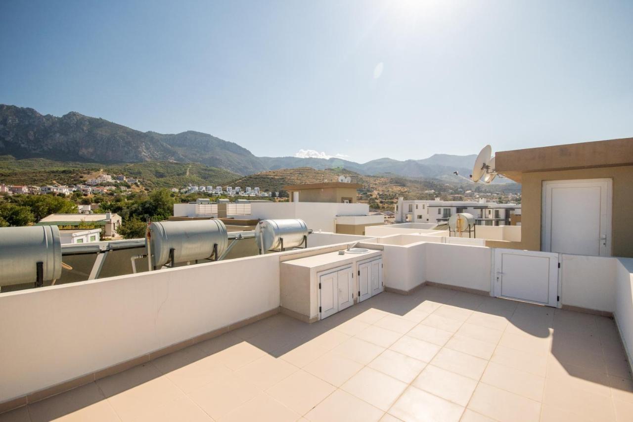 Spacious Two-Bedroom Apartment In Amazing Residence Escape Homes Kyrenia  Eksteriør billede