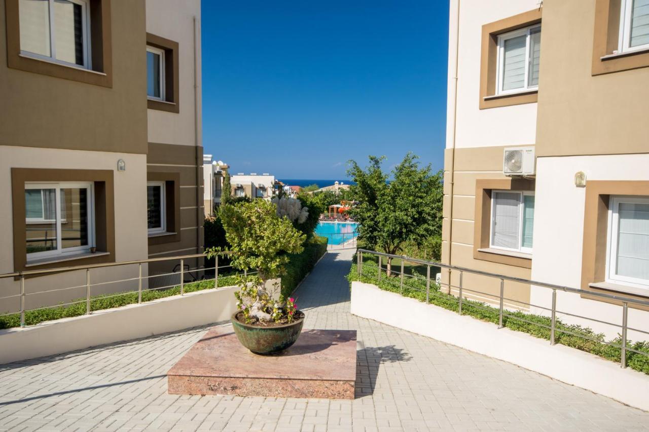 Spacious Two-Bedroom Apartment In Amazing Residence Escape Homes Kyrenia  Eksteriør billede