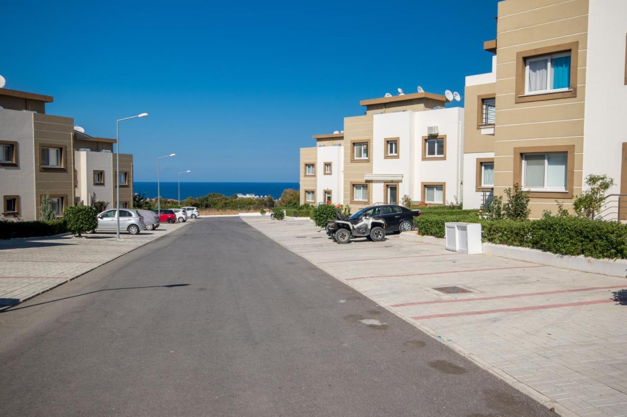 Spacious Two-Bedroom Apartment In Amazing Residence Escape Homes Kyrenia  Eksteriør billede