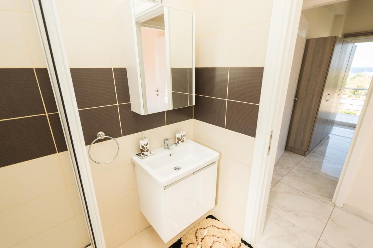 Spacious Two-Bedroom Apartment In Amazing Residence Escape Homes Kyrenia  Eksteriør billede
